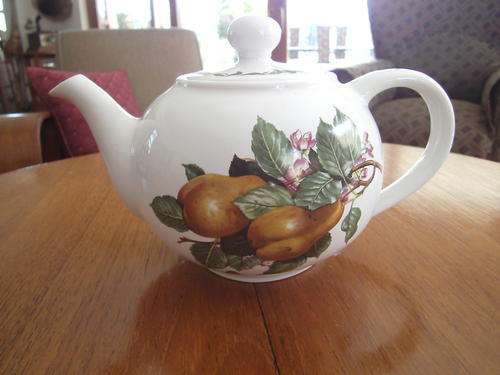 TEA POT WADE (Made in England), perfect condition!