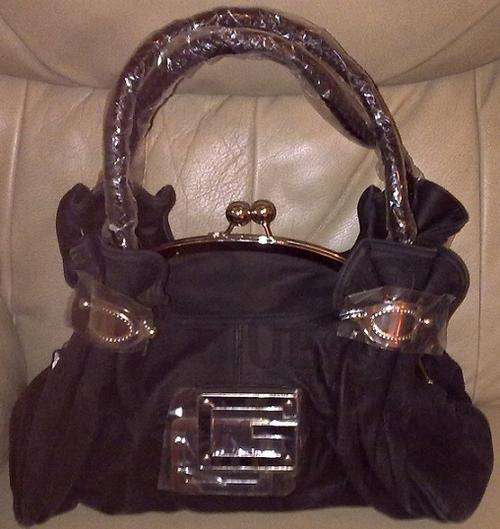 GUESS HANDBAG - EXQUISITE SYLE !!!!!!!