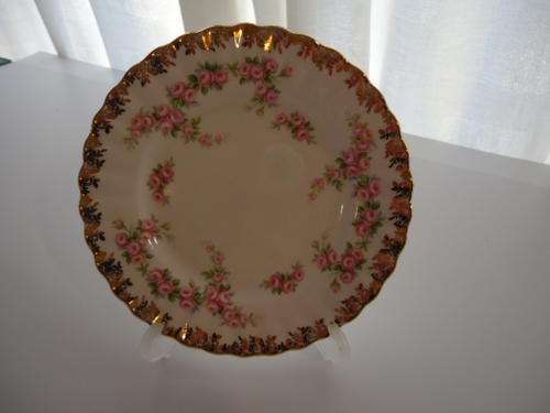ROYAL ALBERT CAKE PLATE