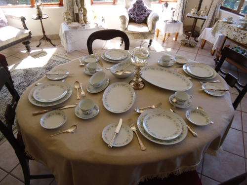 SUPERB NORITAKE DINNER/TEA SERVICE