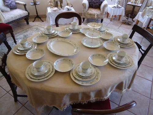 STUNNING 50pc NORITAKE TEA/DINNER SERVICE
