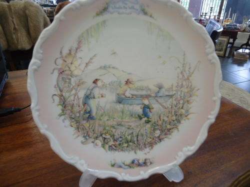 ROYAL ALBERT  "WIND IN THE WILLOWS"