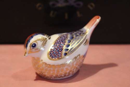 ROYAL CROWN DERBY GOLD CREST PAPERWEIGHT