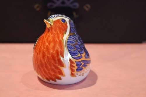ROYAL CROWN DERBY ROBIN PAPERWEIGHT