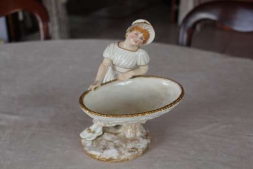 ROYAL WORCESTER HADLEY FIGURAL NUT DISH 1886 FOR OLDHAM ONLY