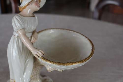 ROYAL WORCESTER HADLEY FIGURAL NUT DISH 1886 FOR OLDHAM ONLY