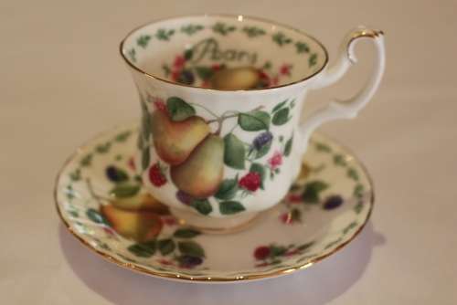 GORGEOUS ROYAL ALBERT COVENT GARDEN COFFEE DUO
