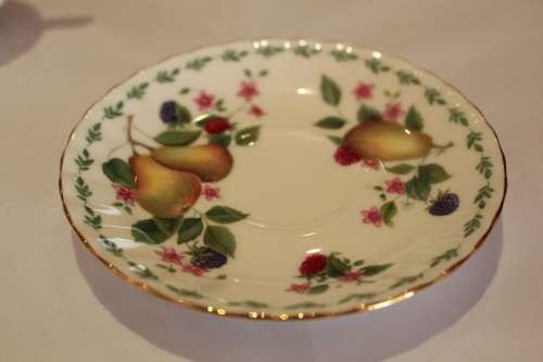 GORGEOUS ROYAL ALBERT COVENT GARDEN COFFEE DUO