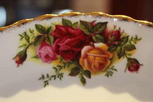 ROYAL ALBERT OLD COUNTRY ROSES CAKE PLATTER