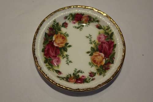 ROYAL ALBERT OLD COUNTRY ROSES  12cm TRAY