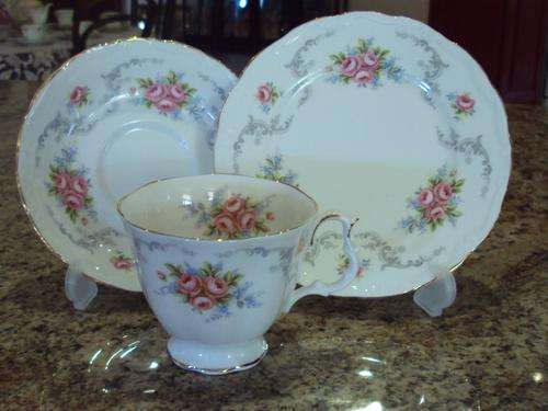 ROYAL ALBERT TRANQUILLITY TEA TRIO
