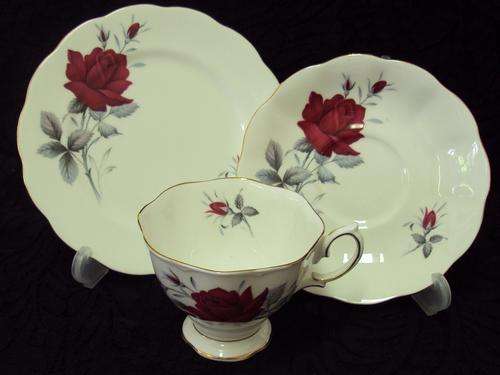 ROYAL ALBERT "SWEET ROMANCE" TEA TRIO