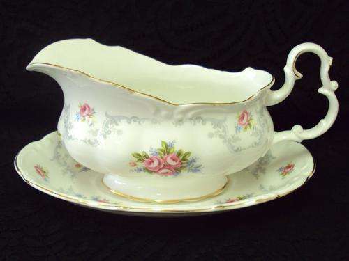 ROYAL ALBERT "TRANQUILLITY" SAUCE BOAT AND TRAY
