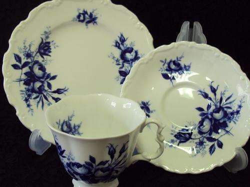ROYAL ALBERT CONNOISSEUR COFFEE TRIO
