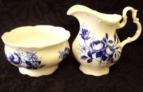 ROYAL ALBERT CONNOISSEUR CREAM AND SUGAR SET