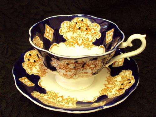 ROYAL ALBERT VERY RARE UNFINISHED HEIRLOOMS DUO