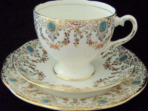 SALISBURY CHINA ROYAL PENDANT TEA TRIO