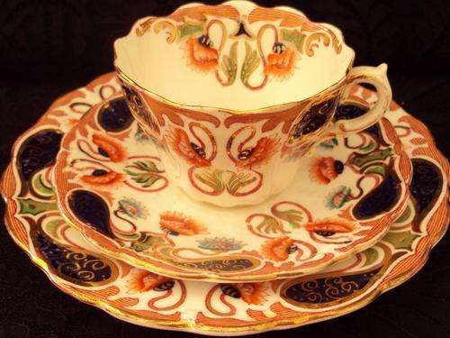 A MAGNIFICENT ALLERTONS' TEA TRIO