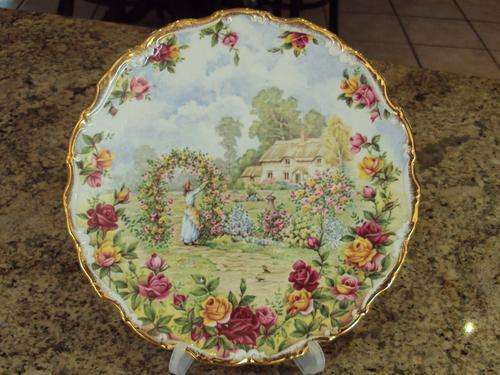 ROYAL ALBERT OLD COUNTRY ROSES PLATE