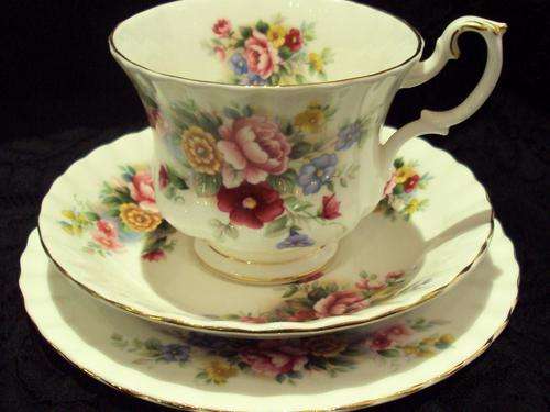 ROYAL ALBERT CHELSEA GARDEN TEA TRIO