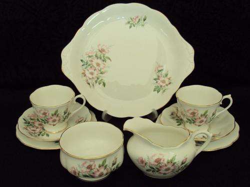ROYAL ALBERT FRIENDSHIP SERIES TEA FOR TWO