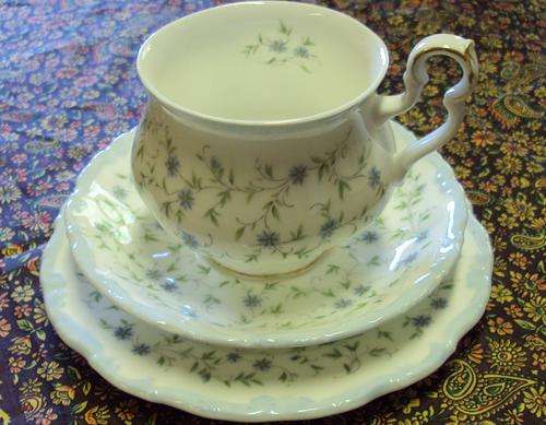 ROYAL ALBERT "CAROLINE" TEA TRIO