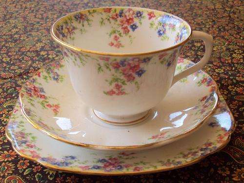 ROYAL ALBERT/CROWN CHINA