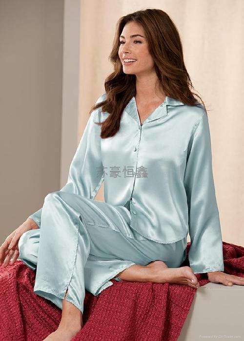 LADIES SILK PYJAMAS  ONLY R50.00 PER PAIR!!  ABSOLUTELY STUNNING!!!