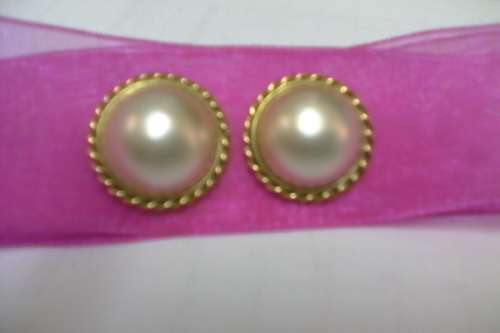 MABE 20mm EARRINGS SET IN GOLD