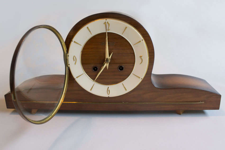 German Made Reveille Chiming Mantle Clock - working and key included