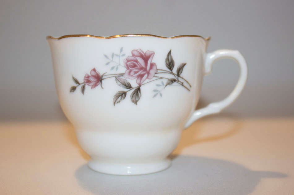 Vintage Tea Cup with Rose Design and Gold Trim