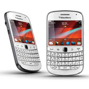 BlackBerry BOLD 9900 White and Black Brand new in the box. FREE OVERNIGHT DELIVERY INCLUDED