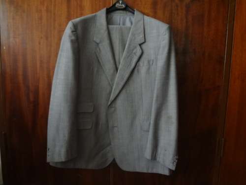PRICE REDUCED Rex Trueform International light grey mens suit (jacket and pants) - size 45/114(HJB)