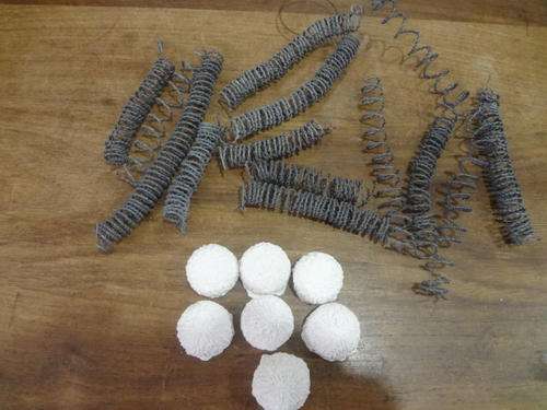 SALE 50% off Warhammer modern-28mm Scenery-barbed wire and zulu huts-place directly on battle field