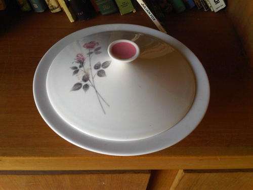 AWESOME!! Royal Doulton Tureen......Perfect Condition...