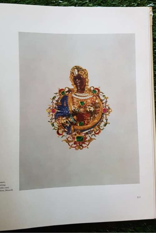 Antique Jewellery - Its History in Europe from 800 to 1900.