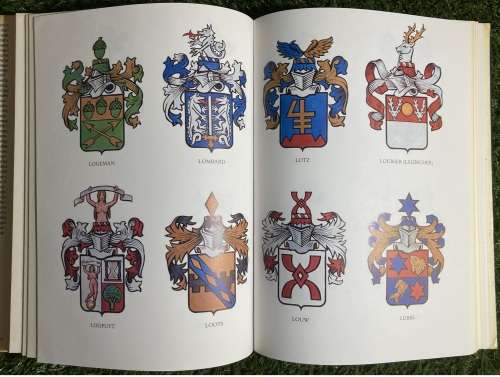 Die Groot Afrikaanse Familienaamboek. - C. Pama