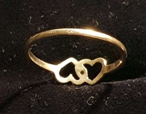 9ct Yellow Gold Dainty Ring with Small Diamond