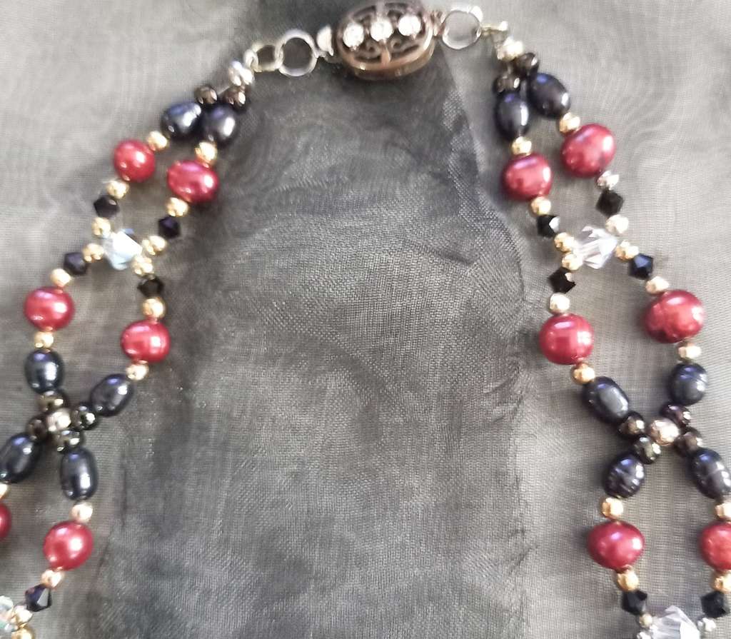 Vintage Pretty Wine Red and Near Black Freshwater Pearl Necklace with Roses