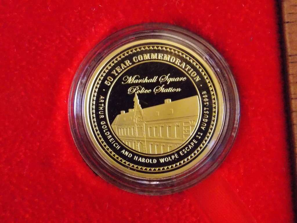 2012 MANDELA LILIESLEAF MEMORY AND LEGACY SET  2 x 1/4 Oz Gold plus 1 x 1oz Silver with certificates