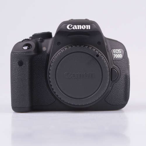 CANON EOS 700D , BODY ONLY , 18 MP , FULL HD ,EXCELLENT CONDITION