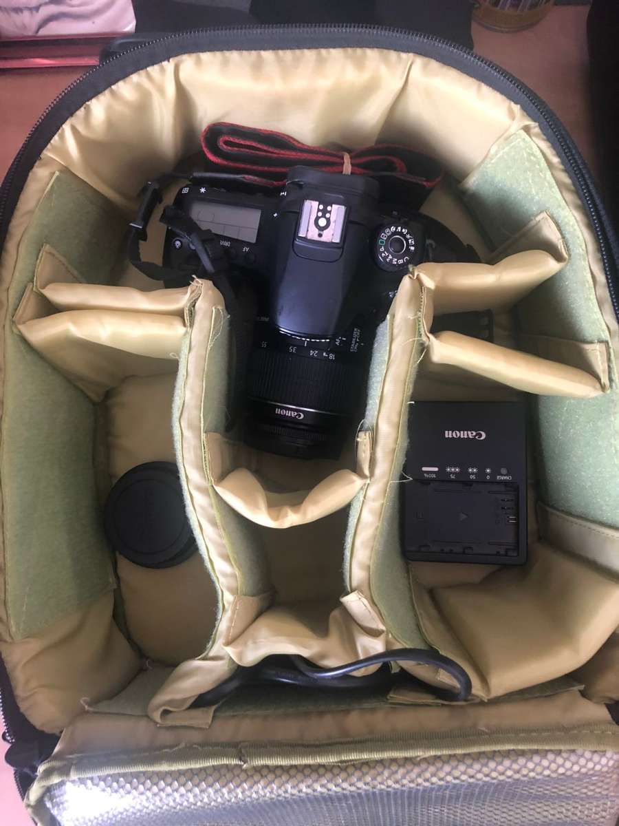 CANON EOS 60D WITH 19-55MM IS II IN EXCELLENT CONDITION COMING WITH INTER PRO BAG