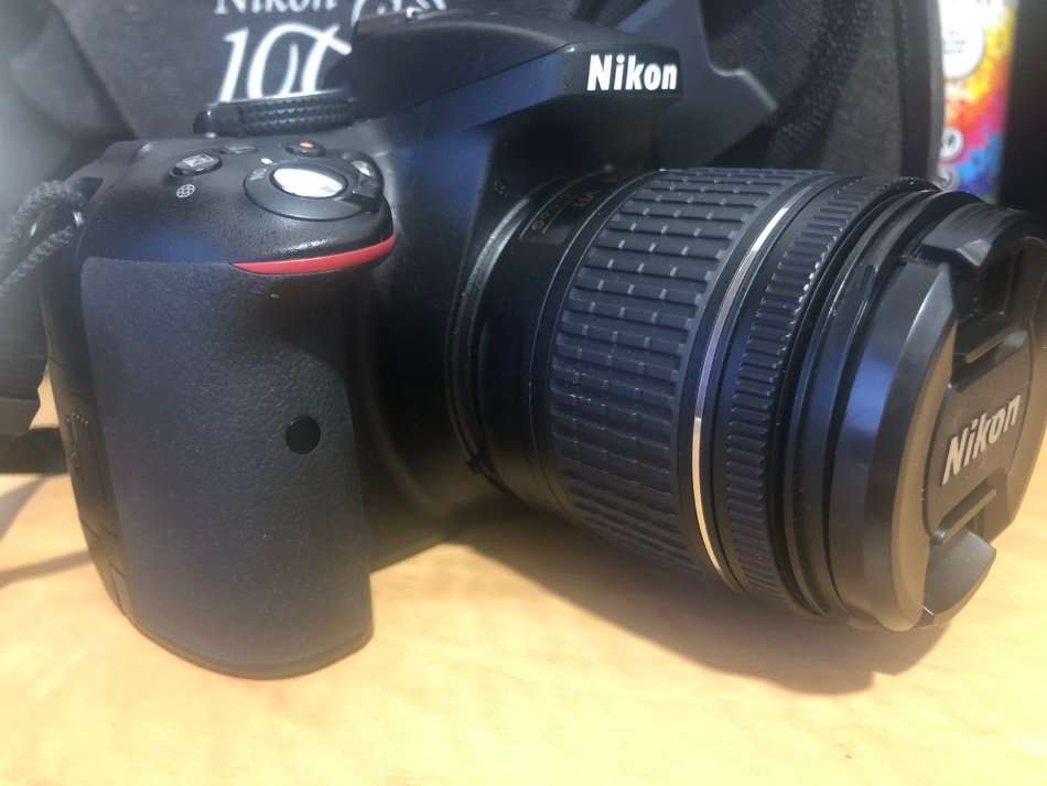 Nikon D5300 DSLR with AF-P 18-55mm DX VR Lens, Bag & 16GB Card IN NEW CONDITION
