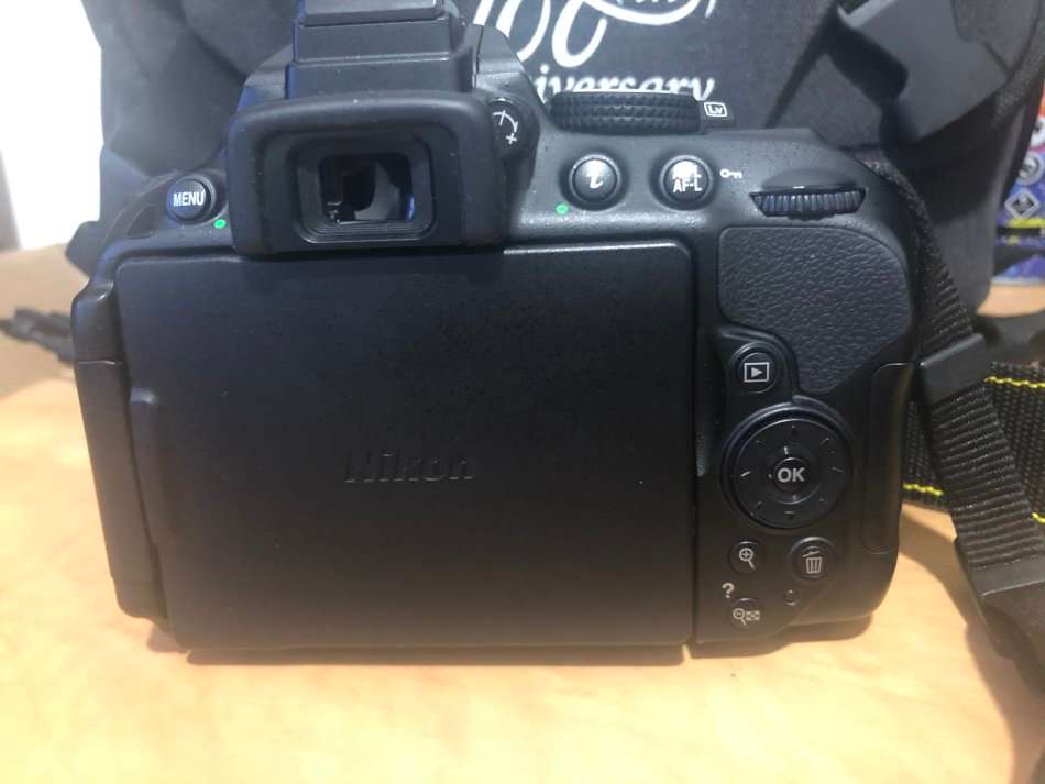 Nikon D5300 DSLR with AF-P 18-55mm DX VR Lens, Bag & 16GB Card IN NEW CONDITION