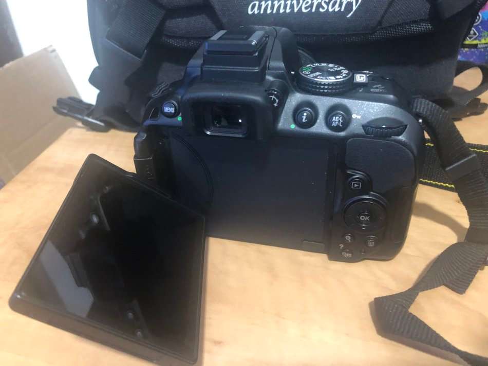 Nikon D5300 DSLR with AF-P 18-55mm DX VR Lens, Bag & 16GB Card IN NEW CONDITION