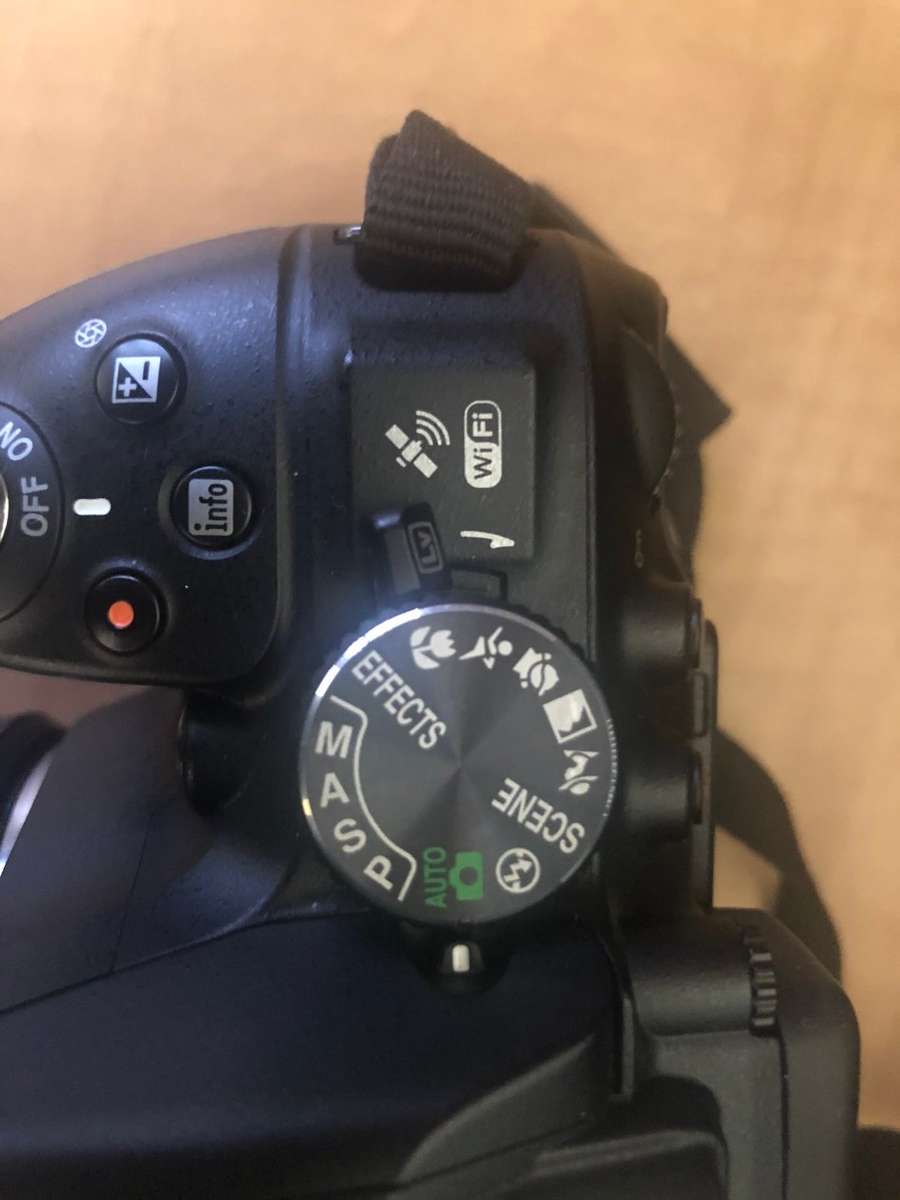 Nikon D5300 DSLR with AF-P 18-55mm DX VR Lens, Bag & 16GB Card IN NEW CONDITION