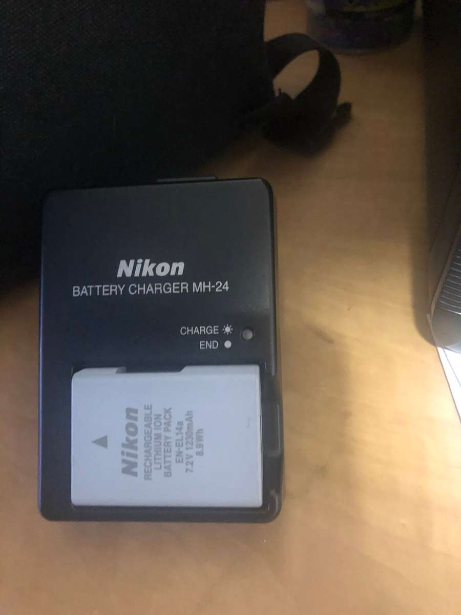 Nikon D5300 DSLR with AF-P 18-55mm DX VR Lens, Bag & 16GB Card IN NEW CONDITION