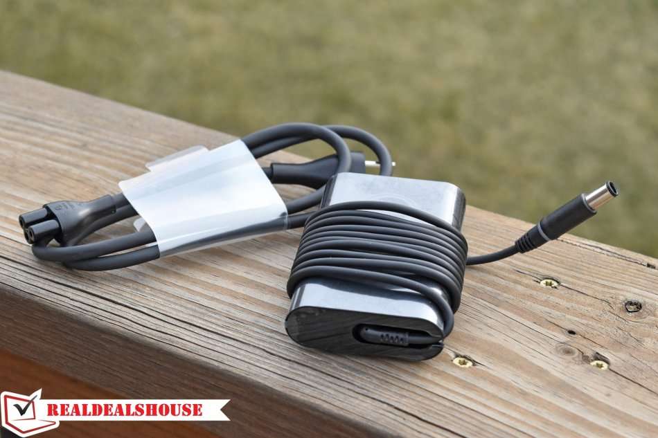 DELL LATITUDE 7280 , CORE I7-7600U , 16GB RAM,256GB SSD ,INTEL HD GRAPHICS 620 ,FULL HD DEMO CONDITI