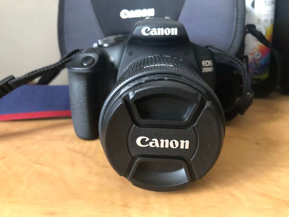 Canon 2000D 24MP DSLR Lens Kit with Canon 18-55MM ZOMM Lens WITH 16GB SD CARD