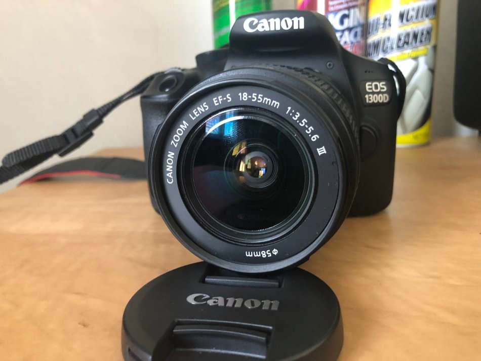 Canon EOS 1300D with CANON 18-55MM in EXCELLENT CONDITION WITH CANON CAMERA BAG